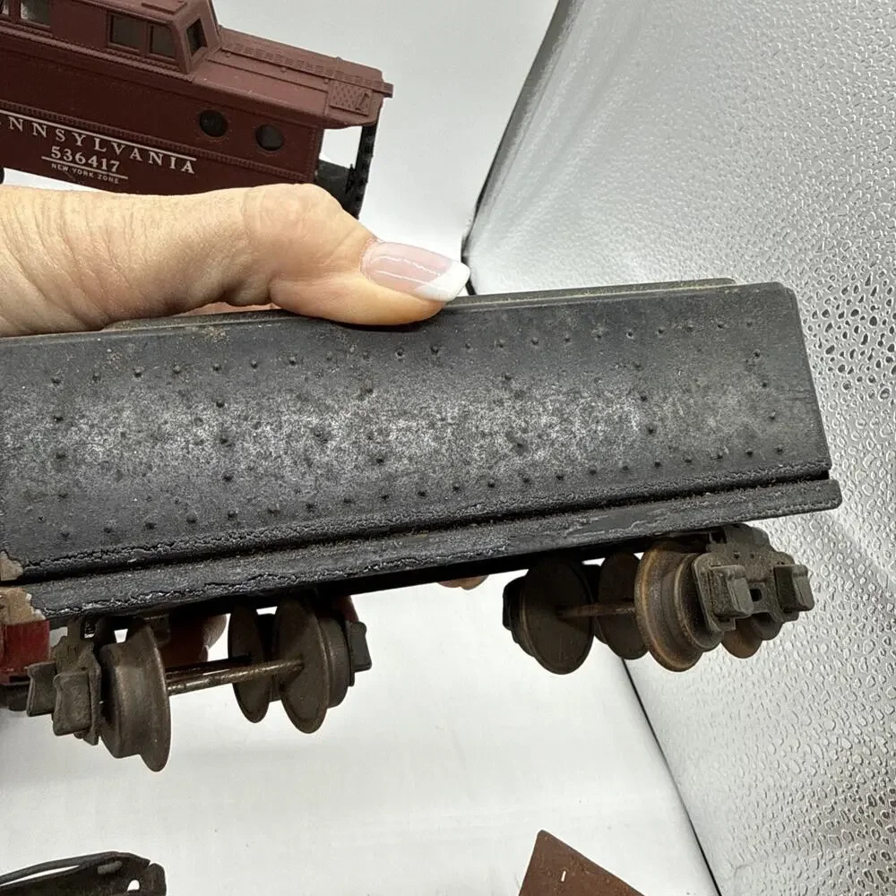 Lot Of Lionell/Marx Trains Plastic & Tin Mix & Various Size Train Wheels/Bumper